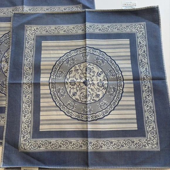 Bloomingdale's Blue White Cloth Dinner Napkins Set of 4 Chinoiserie Jacquard 19