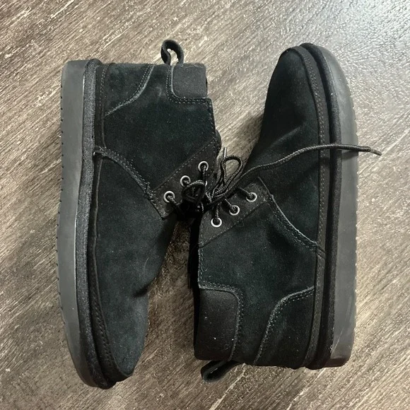Koolaburra by Ugg Kids Black Suede Fur Lined‎ Lace Up Boots Size 4