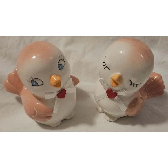 Vintage-Style Ceramic Love‎ Birds Figurines – Pink & White – Set of 2