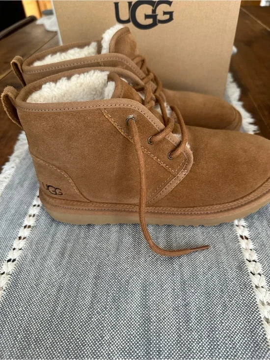 UGG Kids Chestnut Suede Lace-Up Boots with Shearling