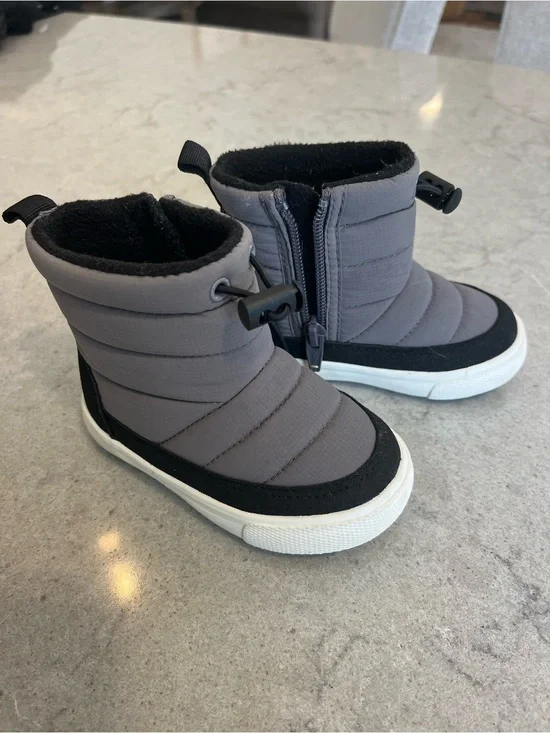 Cat & Jack Gray and Black Kids Puffer Boot Sneakers