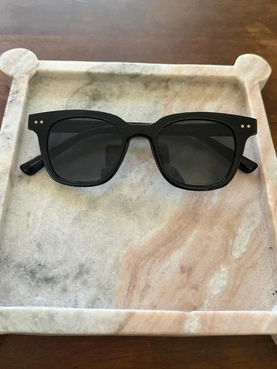 lucky brand Classic Black Square Frame Sunglasses