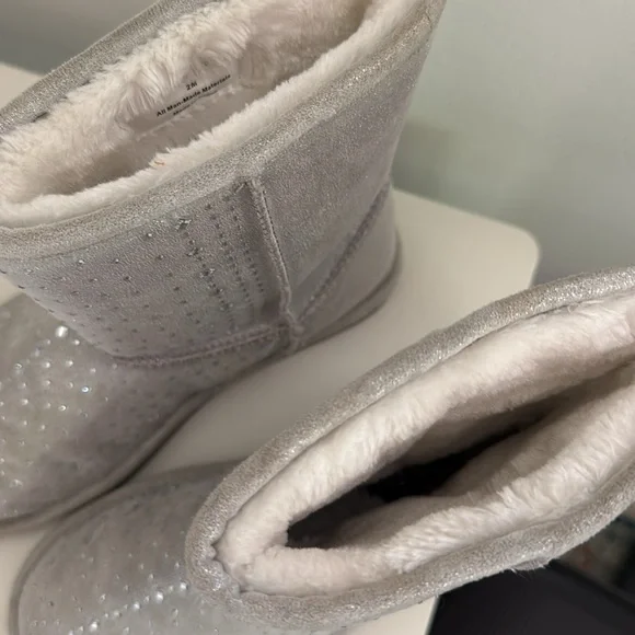 Kids warm sparkle boots like new!