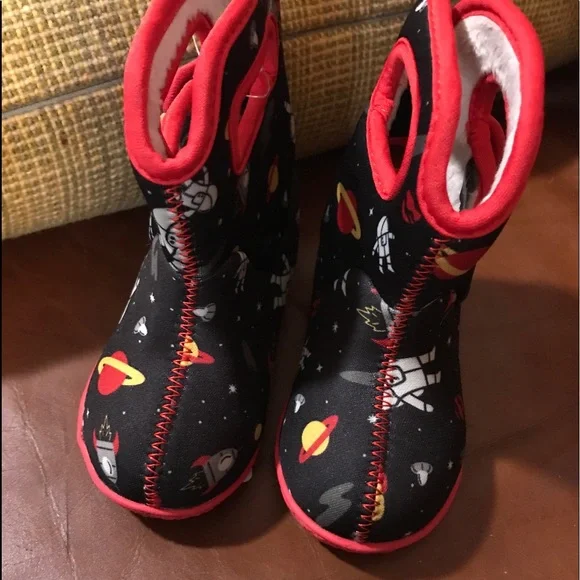 BOGS Youth's Stomper Winter Pull on Boot NWOT Size 5