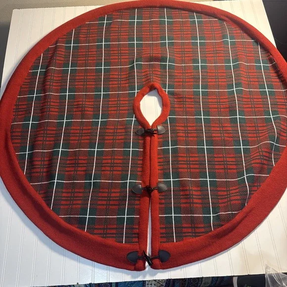 Pier 1 Imports Christmas Tree Skirt Tartan Plaid Knit‎ Sweater Country Cabin 52