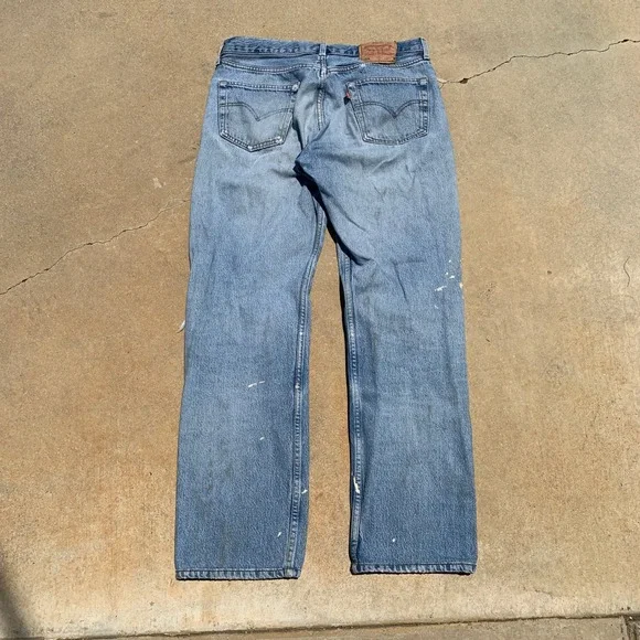 Vintage 90s made in France Levi's 501‎ button fly jeans - 33x30 mens