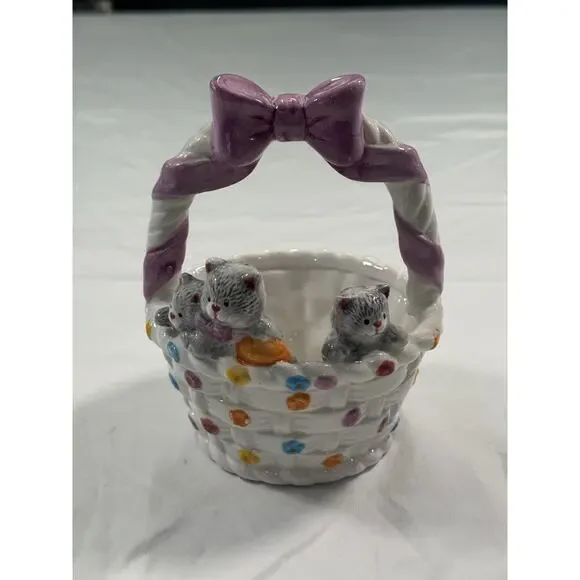Ceramic Easter Egg Basket with Bow Handle Spring Bouquet‎ and 3 Cats