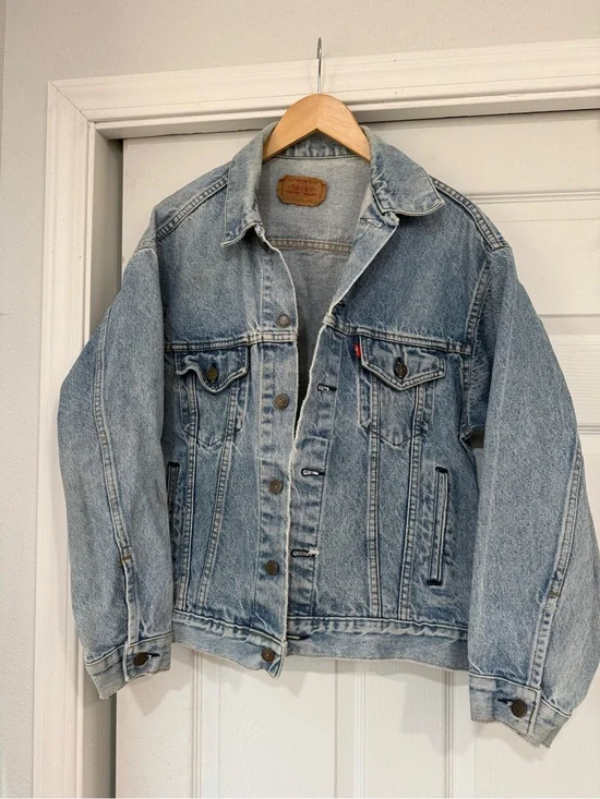 Vintage Levi’s Light Wash Denim Jacket - Men's