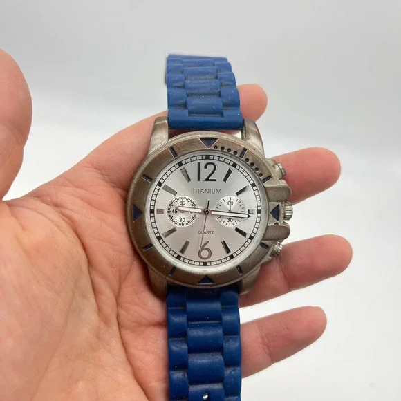 Titanium Quartz‎ Watch Blue Silicone Strap Silver Chronograph Dial Japan Movt