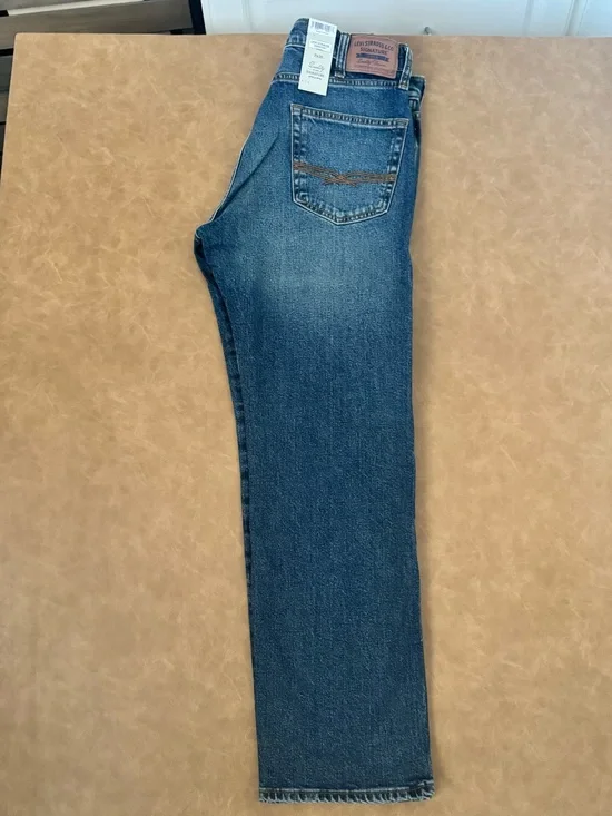 Levi Strauss Signature Classic Cowboy Fit Jeans 33x30 Dark Wash NWT