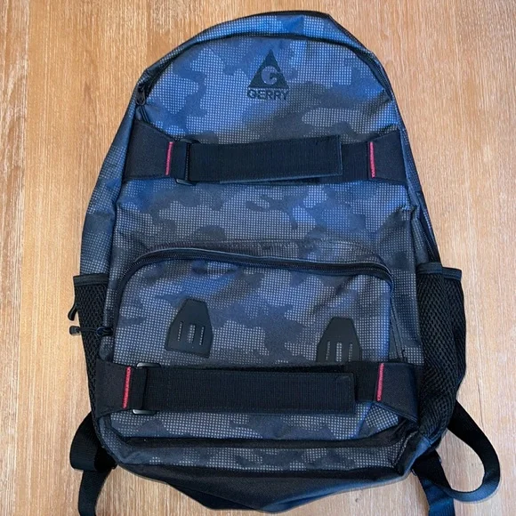 Gerry Camo backpack. NWOT