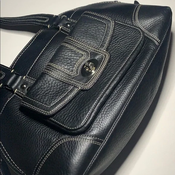 Coach- Black Pebbled Leather Hampton Doc. Satchel