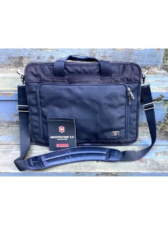 Victorinox Architecture 2.0 Wainwright Attaché Brief 16.75