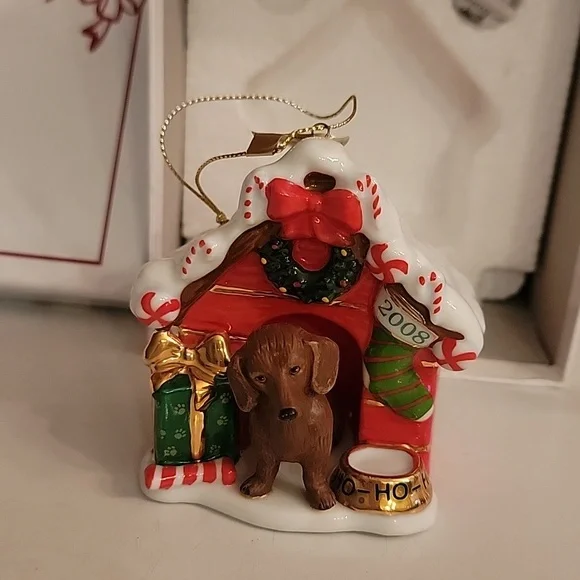 Danbury Mint 2008 Dachshund in dog house ornament new nwt