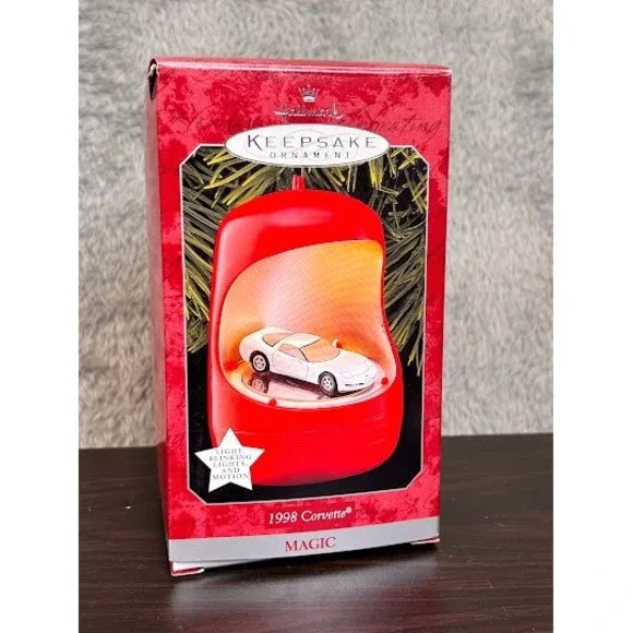 Hallmark Keepsake 1998 Corvette Magic Ornament Light and Motion White C5 Chevy