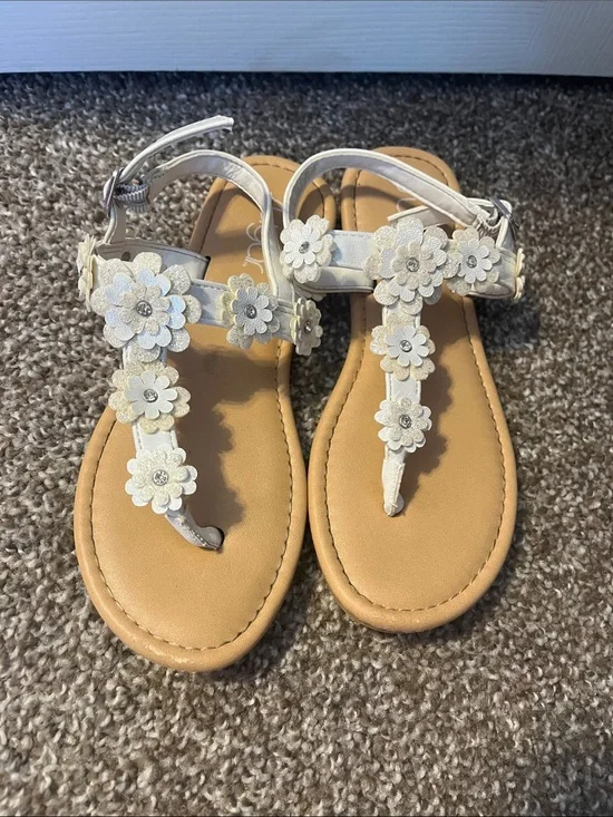 Girls sandals