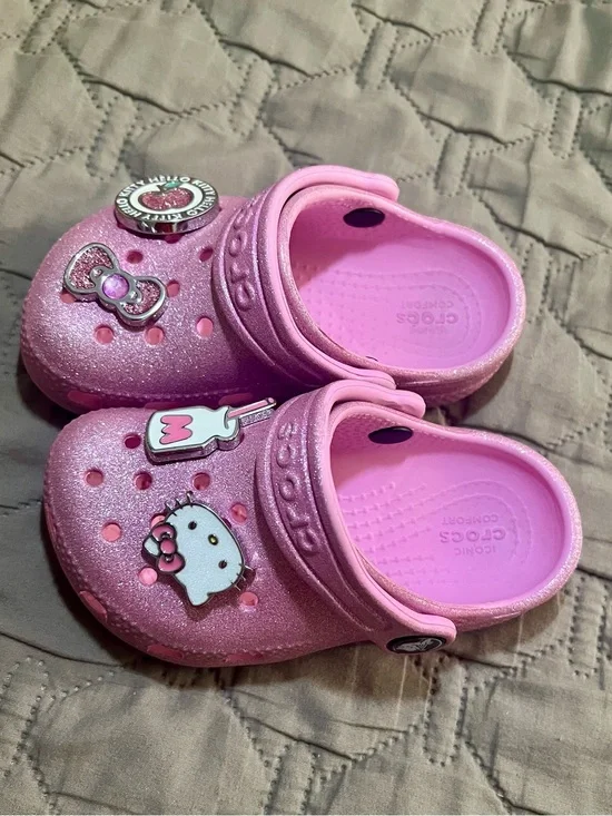 CROCS Kids Pink Glitter Clogs with Kitty Jibbitz 7c