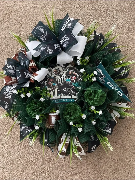 Green & White Eagles Wreath