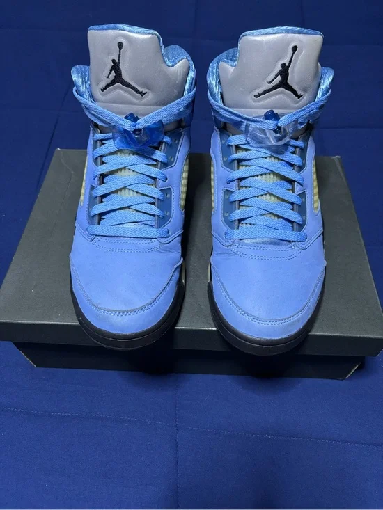 Jordan 5 Retro SE UNC 2023 Size 9.5