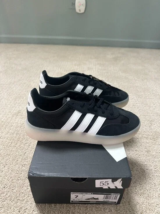 Adidas Barreda Decode J Black White Size 7 Sneakers NIB JR0762