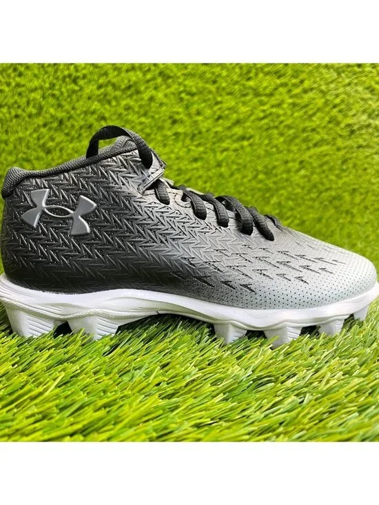 Under Armour Spotlight Franchise 4 RM Boys Size 1.5Y Black White Football Cleats