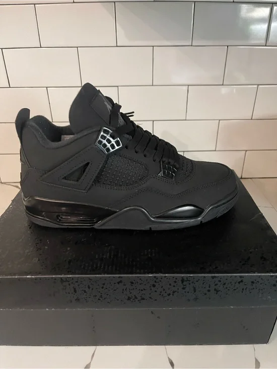 Mens Retro 4 Black Cat Size 8.