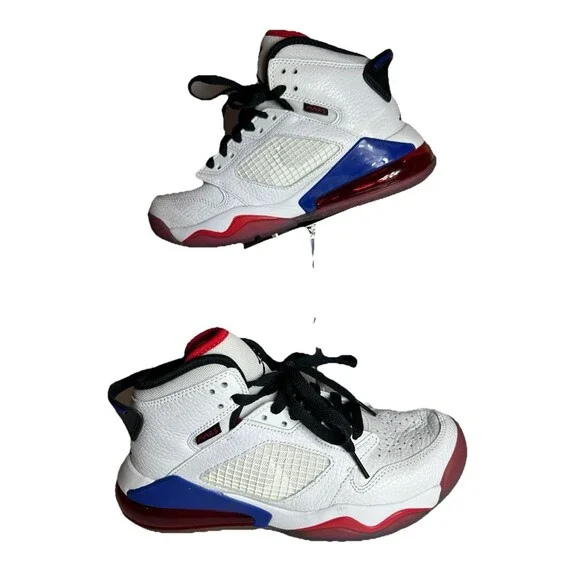 Nike Basketball Shoes Youth Boys 6Y White Air Jordan Mars 270 University Red