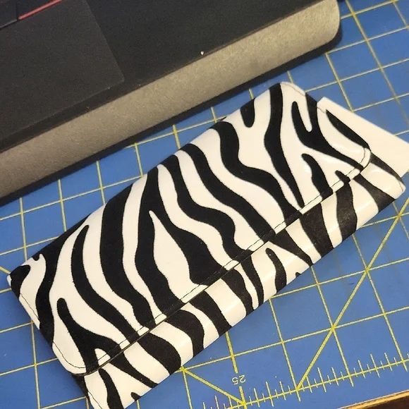 Zebra Black & White Velvet Texture Print Wallet 7x4 New