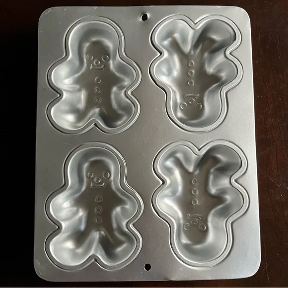 Wilton 1992 Vintage 4 Gingerbread Man Cake Pan Baking Mold