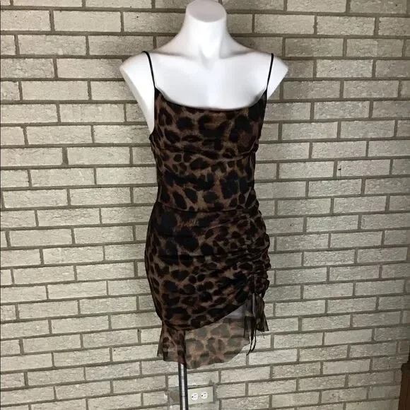Pretty little thing cheetah print polyester size 8.