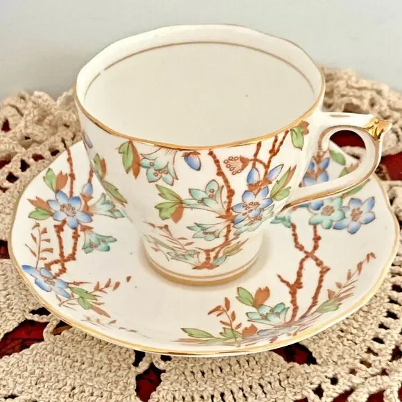 Bone China Tea Cup Saucer Duo Roslyn Picta circa 1950s Vintage England