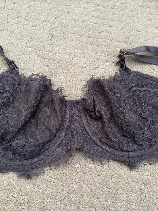 Victoria's Secret Lace Underwire Bra in Charcoal