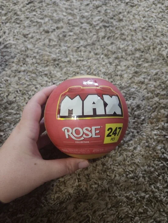 Zuru MAX Rose Surprise Ball Toy - Red