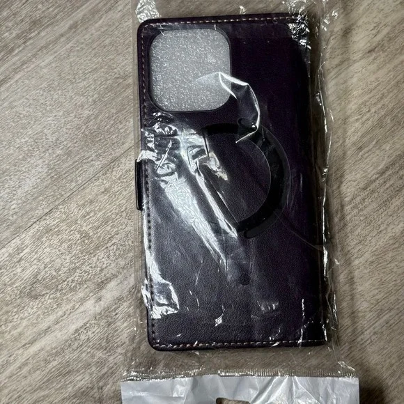 16 pro max‎ case mag safe deep plum color 6.7