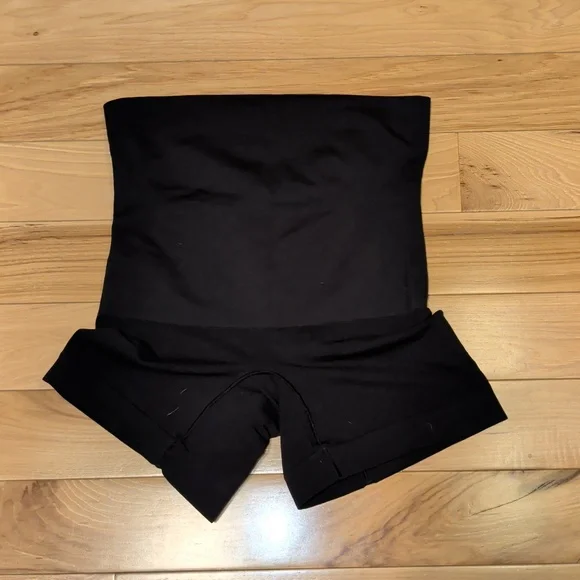 NWOT Shapermint Black High-Waist Shaping Shorts