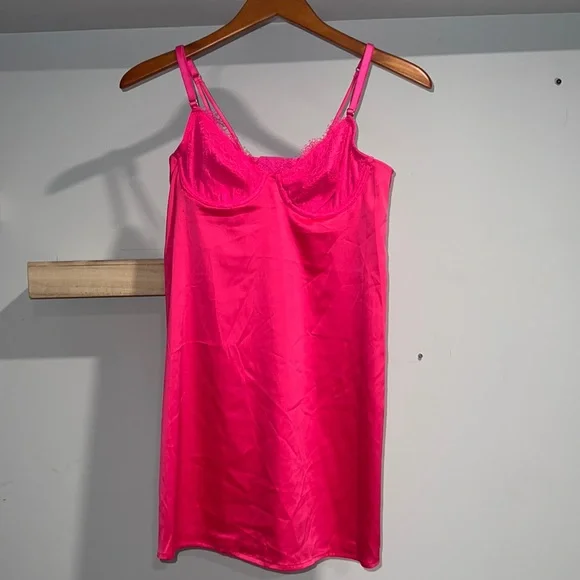 Pink slip‎