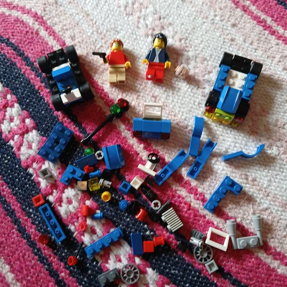 LEGO MIXED INCOMPLETE/RANDOM PIECES/ADD ONS‎