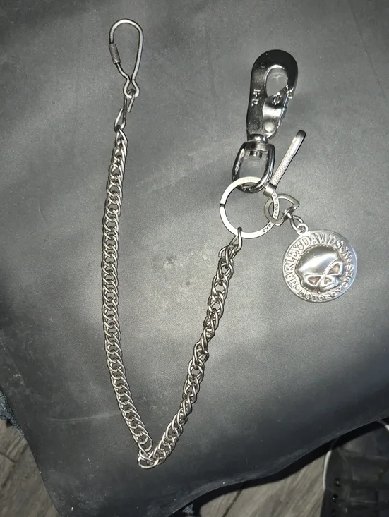 Silver Skull Medallion Wallet Chain Key Clip
