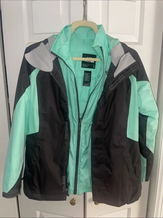 The North Face Women's Mint & black Ski Jacket