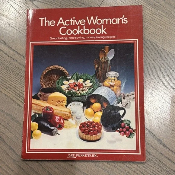 Avon Products, The Active Woman's Cookbook (80 Page Paperback), 1980;‎ (EUC)