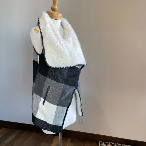 Me Jane Buffalo check wool vest fur L