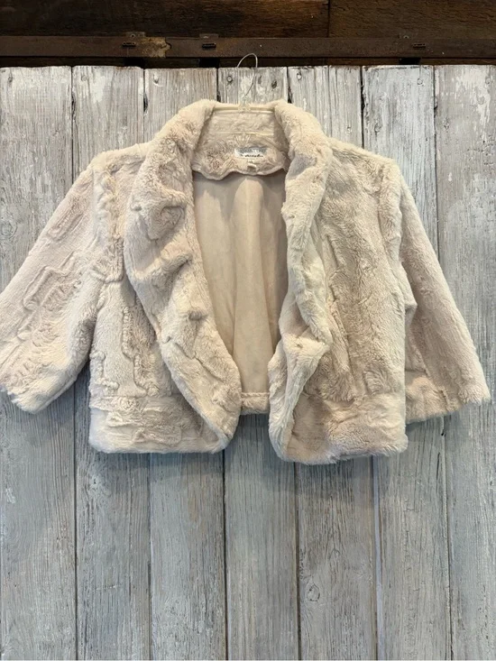 Signature by Robbie Bee Cream Faux Fur Teddy Cropped Jacket