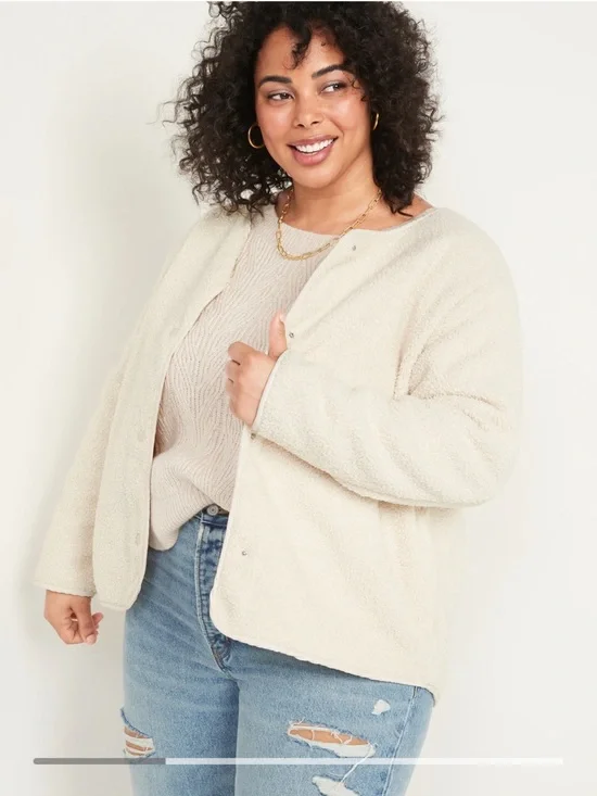 Old Navy Women’s Cozy Cream Collarless Sherpa Jacket
