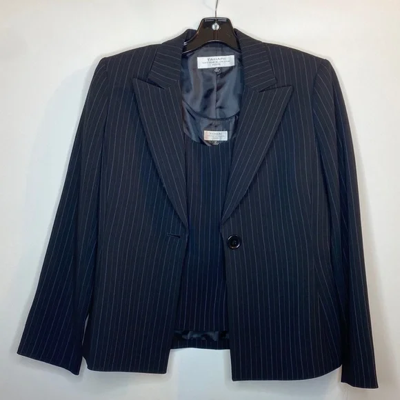 Tahari Arthur S. Levine Size 8 Petite 2pc Blazer Jacket and Tank Top