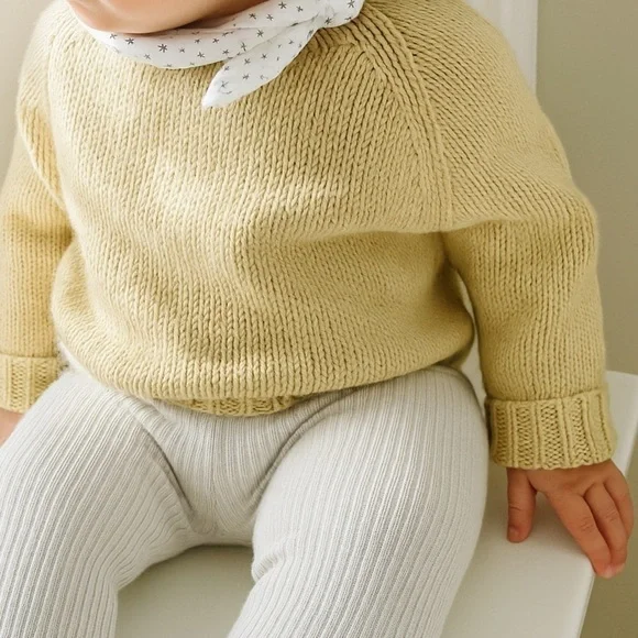 Gray Ribbed Leggings with Button Details