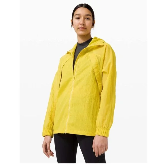 Lululemon Clear Intentions Womens Size 2 Yellow‎ Mesh Lightweight Hooded Jacket