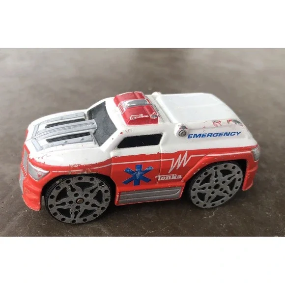 TONKA Emergency Rescue Vehicle 200 MPH 2005 Maisto‎ Hasbro 1:64