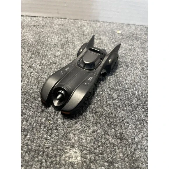 Jada Toys Batmobile 1989 Batman Diecast Car 1/32 Scale DC Comics Black Toy Model