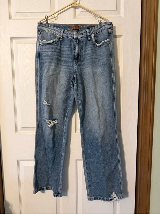 Judy Blue 90s Straight Distressed Straight Leg Women’s Jeans