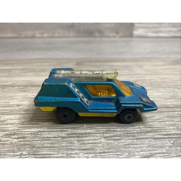 1975‎ MATCHBOX SUPERFAST #68 COSMOBILE CHROME HEADLIGHTS